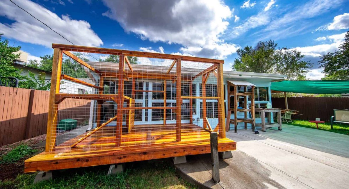 boulder catio with redwood